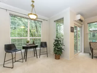 Photo #6: 21327815 Listing