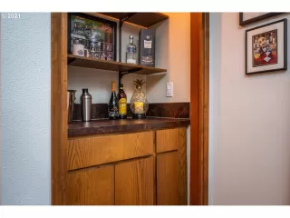 Photo #3: 21327909 Listing