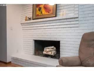 Photo #5: 21327909 Listing