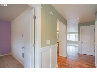 Photo #5: 21328432 Listing