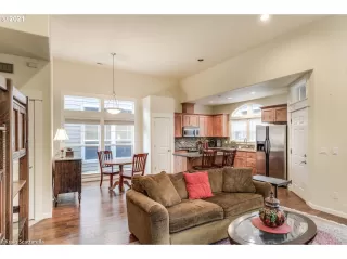 Photo #1: 21329785 Listing