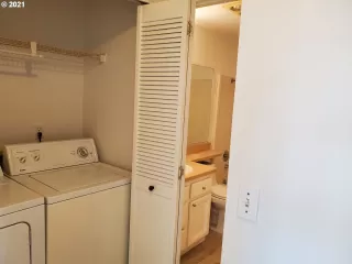 Photo #5: 21329898 Listing