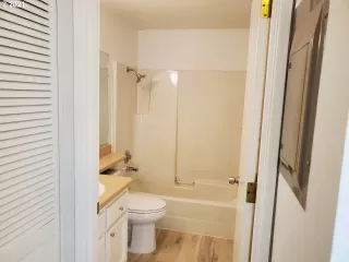 Photo #6: 21329898 Listing