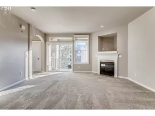 Photo #6: 21330028 Listing