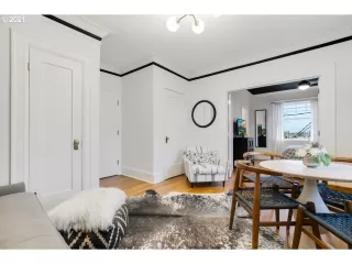 Photo #5: 21330238 Listing