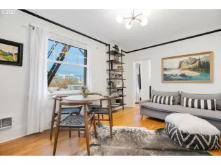 Photo #6: 21330238 Listing