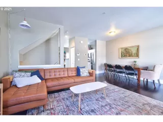 Photo #3: 21330747 Listing