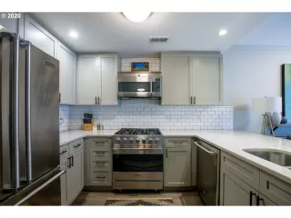 Photo #2: 21330786 Listing