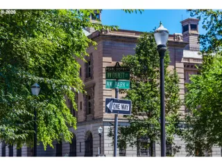 Photo #6: 21330786 Listing