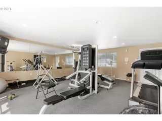 Photo #5: 21331047 Listing