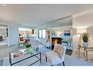 Photo #4: 21331229 Listing