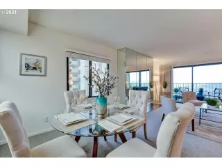 Photo #5: 21331229 Listing