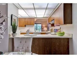 Photo #6: 21331229 Listing