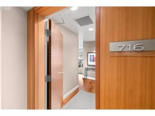 Photo #4: 21331538 Listing