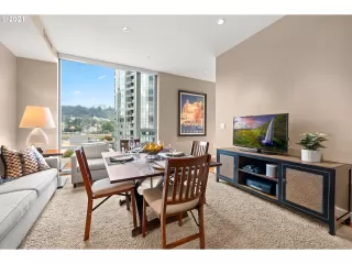 Photo #6: 21331538 Listing