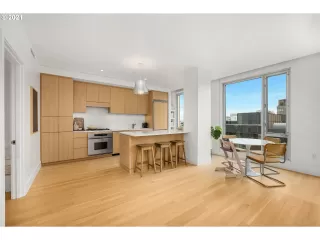 Photo #1: 21331613 Listing