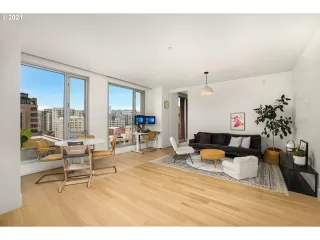 Photo #5: 21331613 Listing