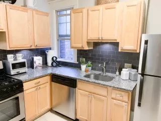 Photo #4: 21331681 Listing