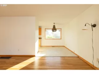 Photo #4: 21331757 Listing 