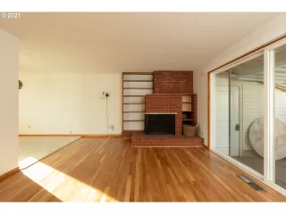 Photo #5: 21331757 Listing 