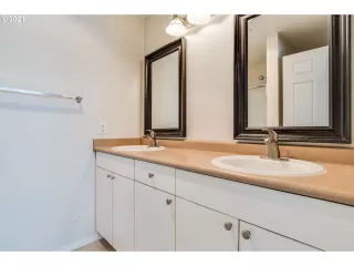 Photo #3: 21332786 Listing