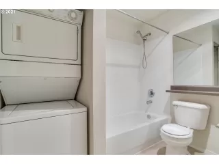 Photo #6: 21332786 Listing