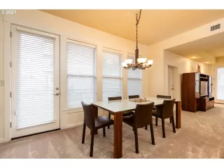 Photo #6: 21333087 Listing