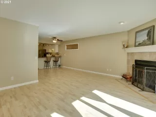 Photo #2: 21333302 Listing