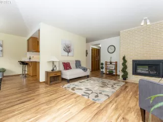 Photo #5: 21333477 Listing 