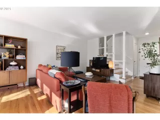 Photo #3: 21334432 Listing