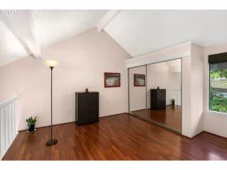 Photo #6: 21334741 Listing