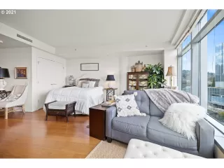 Photo #6: 21334920 Listing 