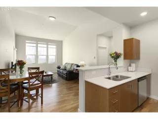 Photo #3: 21335129 Listing