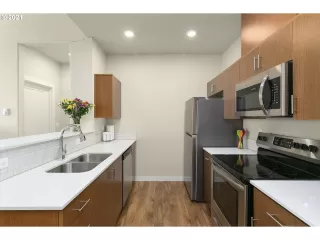 Photo #4: 21335129 Listing