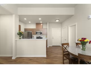 Photo #6: 21335129 Listing