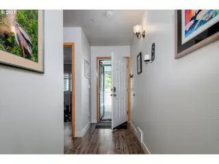 Photo #1: 21336148 Listing