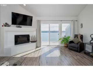 Photo #4: 21336148 Listing