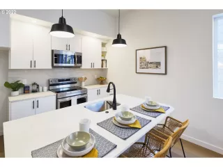 Photo #4: 21337715 Listing