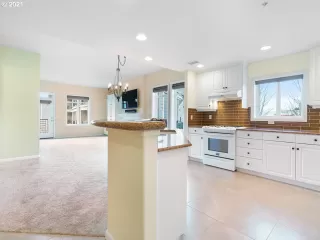 Photo #2: 21337769 Listing