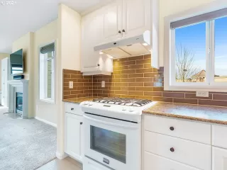 Photo #4: 21337769 Listing