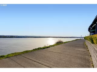 Photo #2: 21338338 Listing 