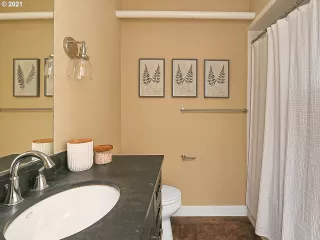 Photo #4: 21338762 Listing