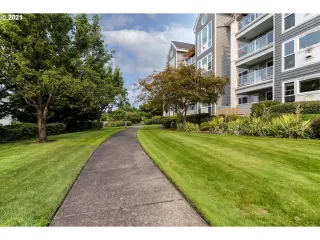 Photo #2: 21339597 Listing 