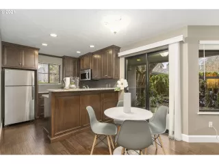 Photo #3: 21339818 Listing