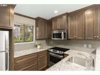 Photo #4: 21339818 Listing