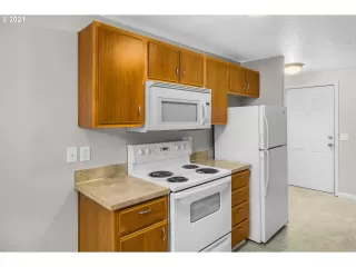 Photo #2: 21339885 Listing 