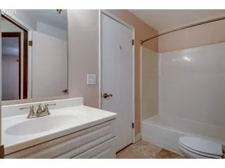 Photo #6: 21340087 Listing