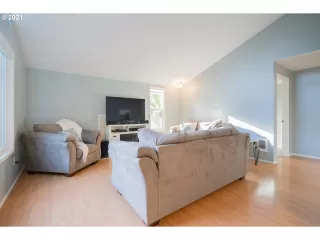 Photo #2: 21340183 Listing