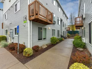 Photo #3: 21340884 Listing