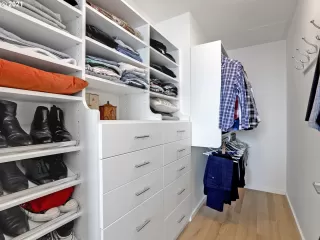 Photo #2: 21341376 Listing